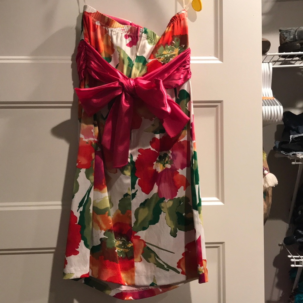 Small strapless dress